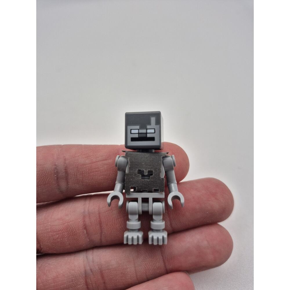 Lego Minecraft Skeleton Stray Minifigure min061 with Cape 21142